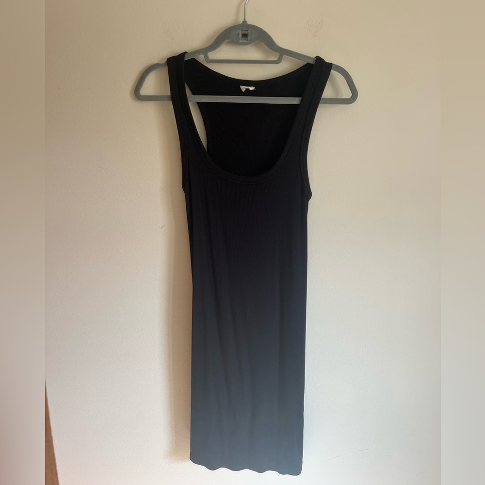 Aritzia – Wilfred contour black tank dress